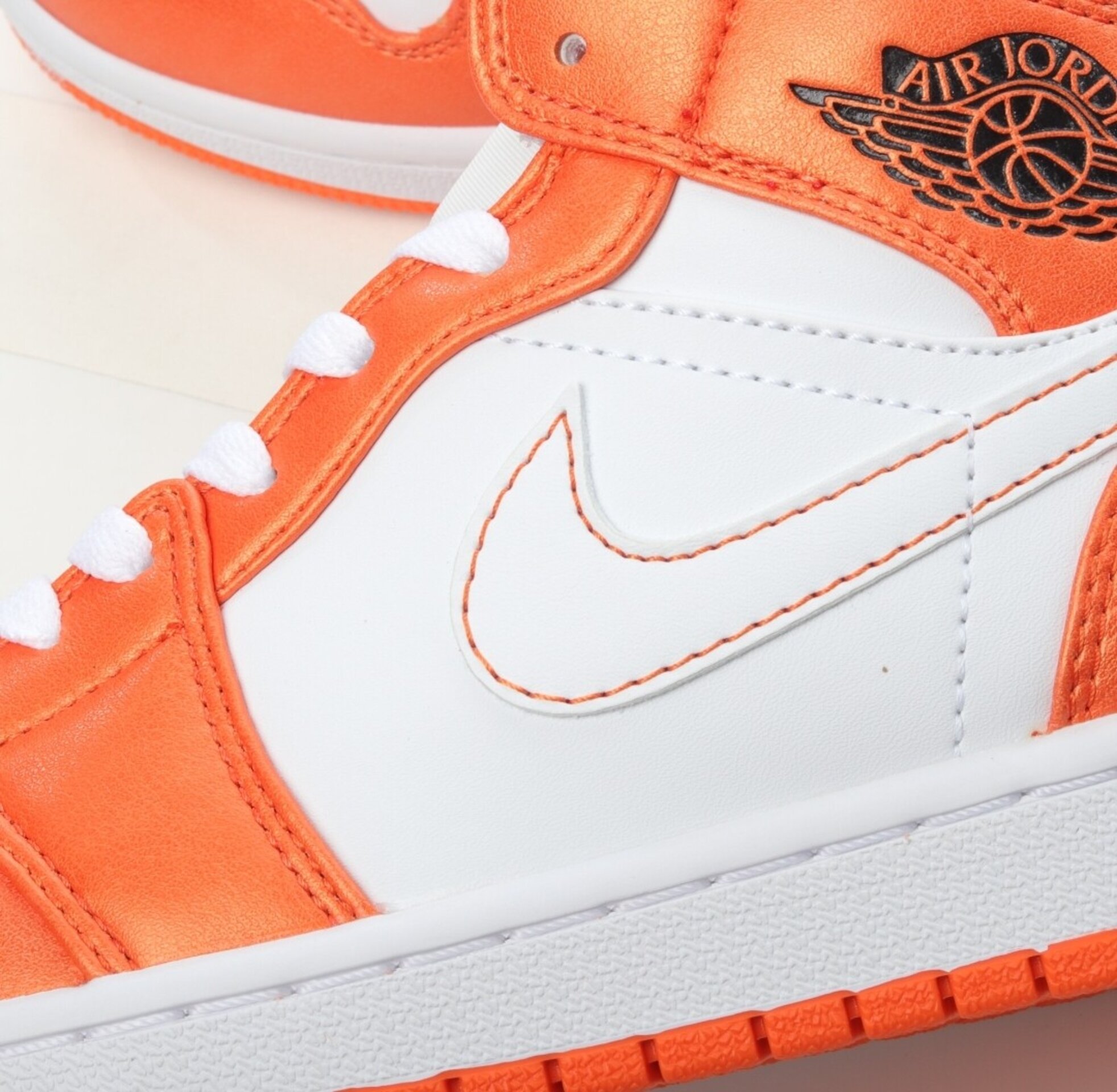 Air jordan 1 mid Naranja - 3